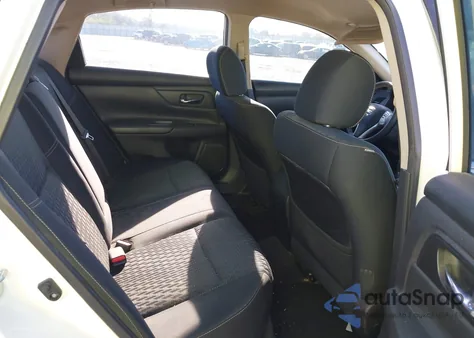 2016 Nissan Altima 2.5/2.5 S/2.5 Sl/2.5 Sr/2.5 Sv z USA, uszkodzony, nr VIN 1N4AL3AP0GN322133